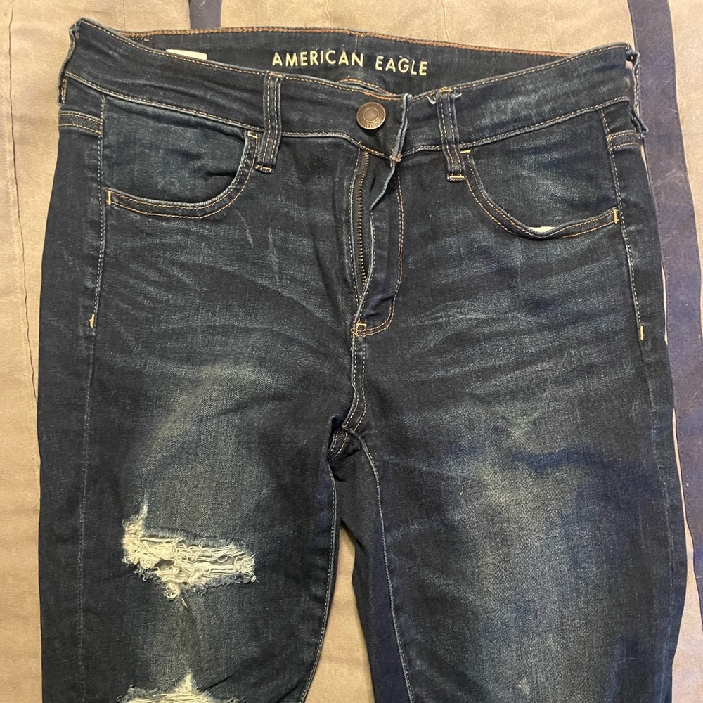 American Eagle Women’s distressed skinny jeans